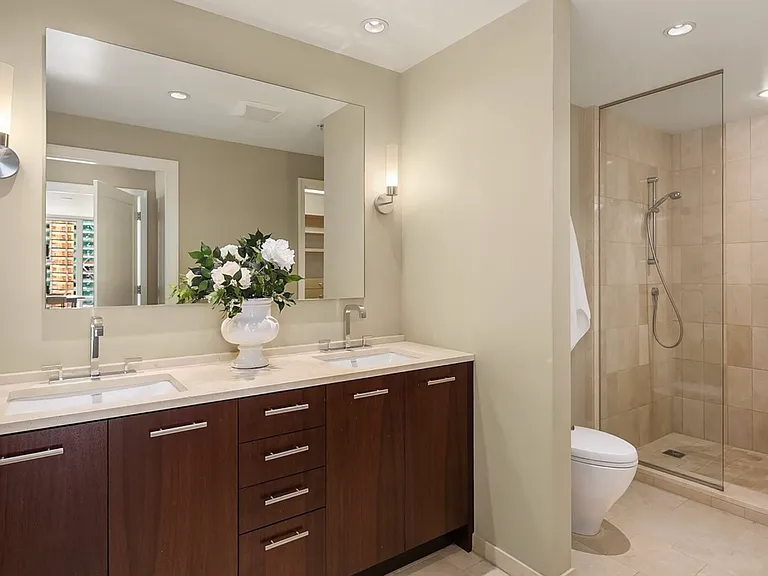 500 106th Ave NE #2105 — Photo 8