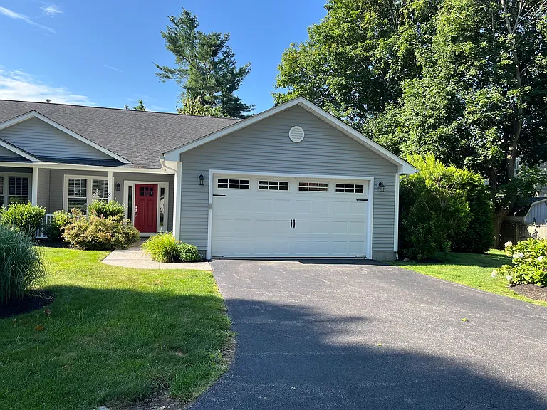 8 Mettatuxet Rd — Photo 1