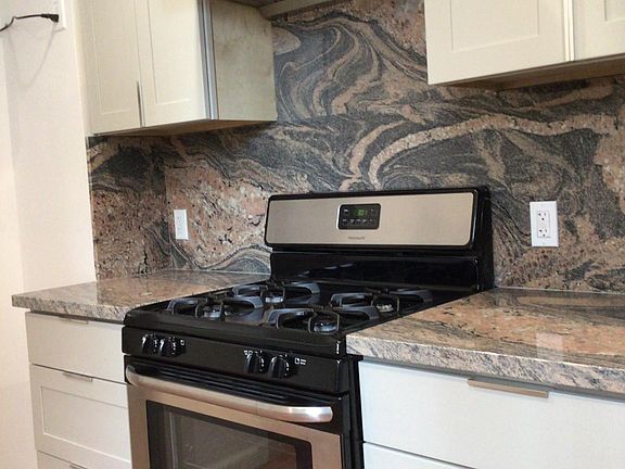 4th image of 1522 Howard St APT 5