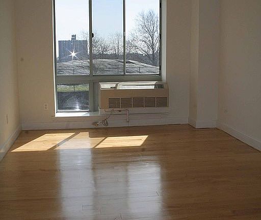 2nd image of 2360 Amsterdam Ave APT 4D