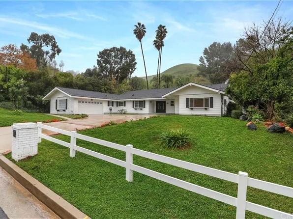 5215 Del Moreno Dr, Woodland Hills, CA 91364