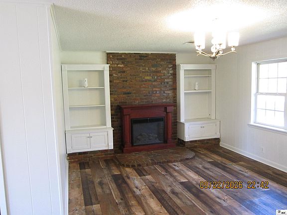 4th image of 1887 Skinner Ln