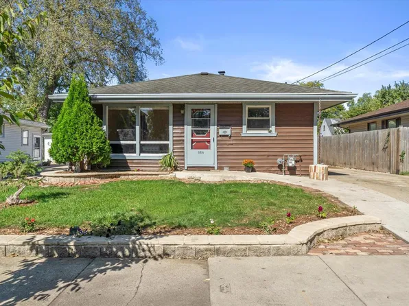 324 West Roberta AVENUE, Waukesha, WI 53186