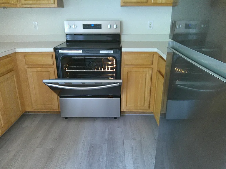 209 Ingram St E — Photo 10