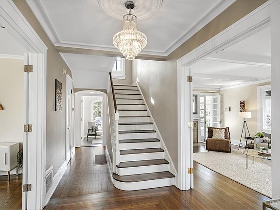 2nd image of 2345 Easthill Ave