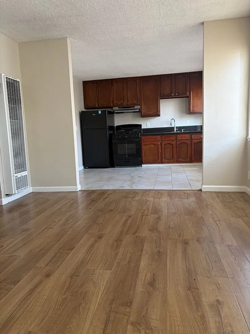 (217): 193, 195 22nd St, 2130 Bissell, — Photo 3