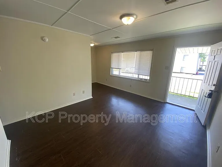 1620 S South St #1 — Photo 2