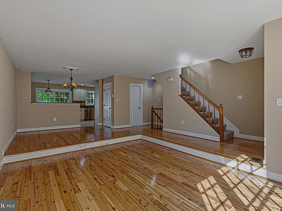 4th image of 8144 Cliffview Ave