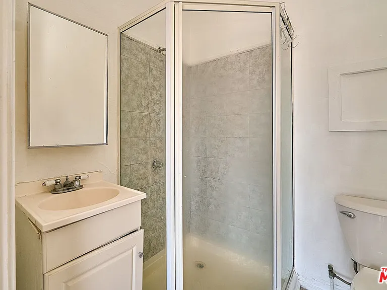 1347 Valencia St — Photo 16