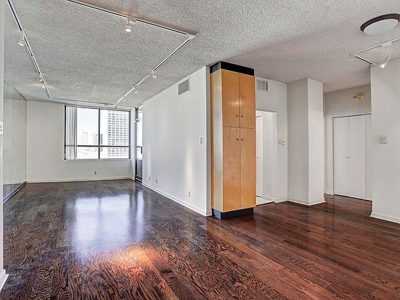 5th image of 5150 Hidalgo St Unit 902
