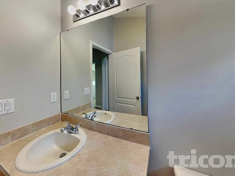 3921 Langdrum Dr — Photo 14