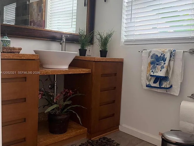 1251 SW 11th Ter — Photo 33