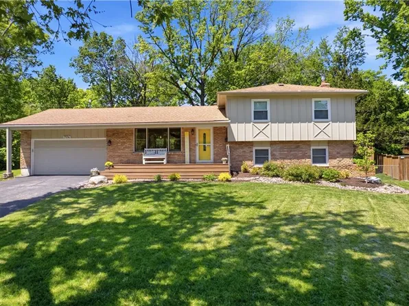 9336 Hardy Dr, Overland Park, KS 66212