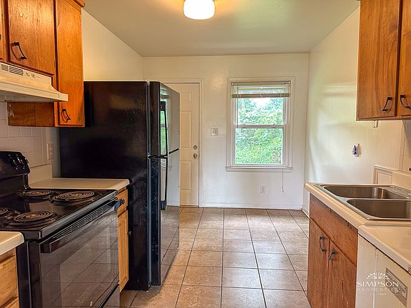 5th image of 3100 Girard Ct #5