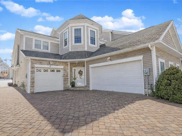 45 Tiller Ct, Staten Island, NY 10309