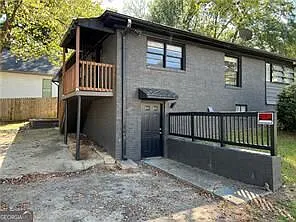 3 bed, 1.0 bath, 100 sqft, $1,275 — Photo 3
