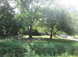 108 Poplar Dr, Greenwood, SC 29649