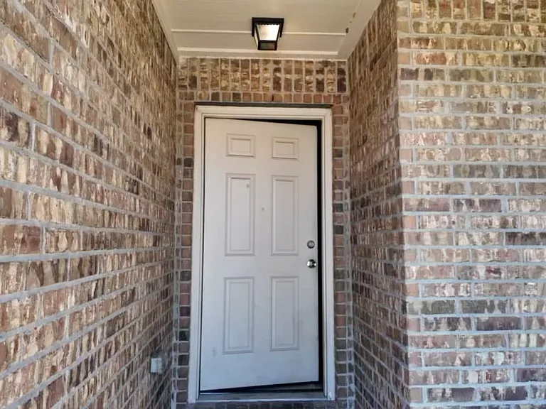1002 Platinum Dr — Photo 17