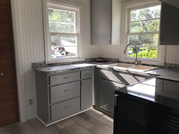 4th image of 136 SW Happiness Ln