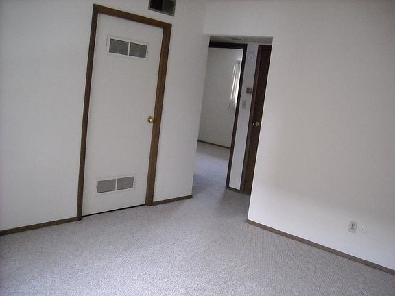 4th image of 109 Poplin Pl
