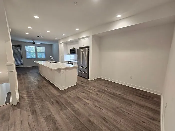 1110 Hibiscus Way — Photo 2