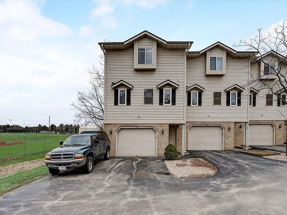 1st image of 452 Meadowridge Cir