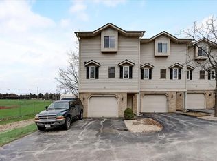 452 Meadowridge Cir, Lake Mills, WI 53551