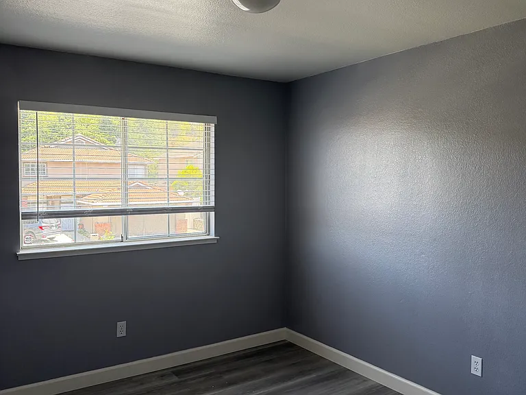 1147 Legend Cir — Photo 19