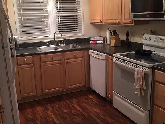 3rd image of 108 W Park Ave APT 5