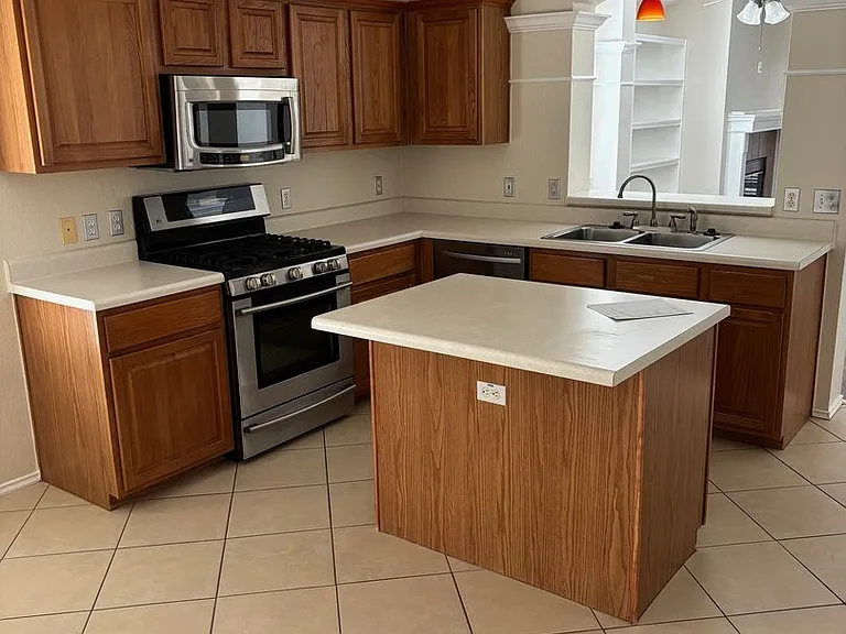 1403 Haley Gray Dr — Photo 12