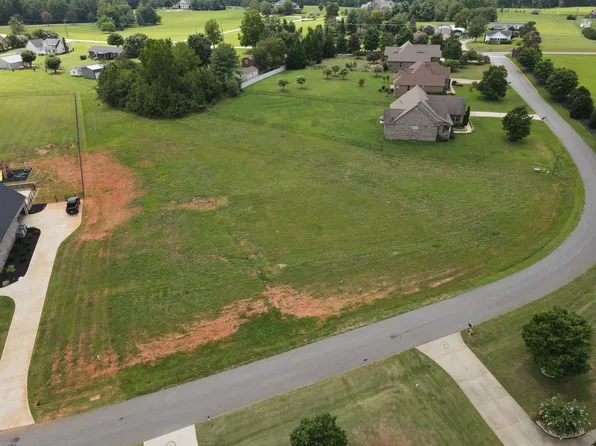 130 Cobblestone Xing, Gaffney, SC 29341