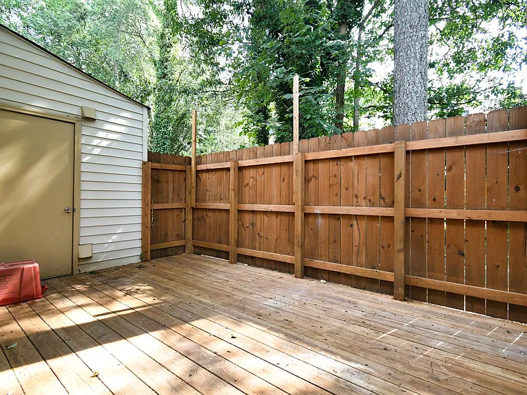 1606 Queen Anne Ct — Photo 27