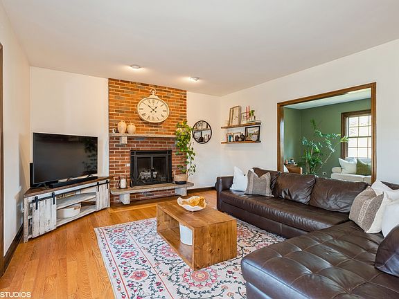 5th image of 42W716 Steeplechase Ct