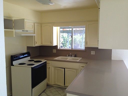 2nd image of 1508 S Thomas Ct