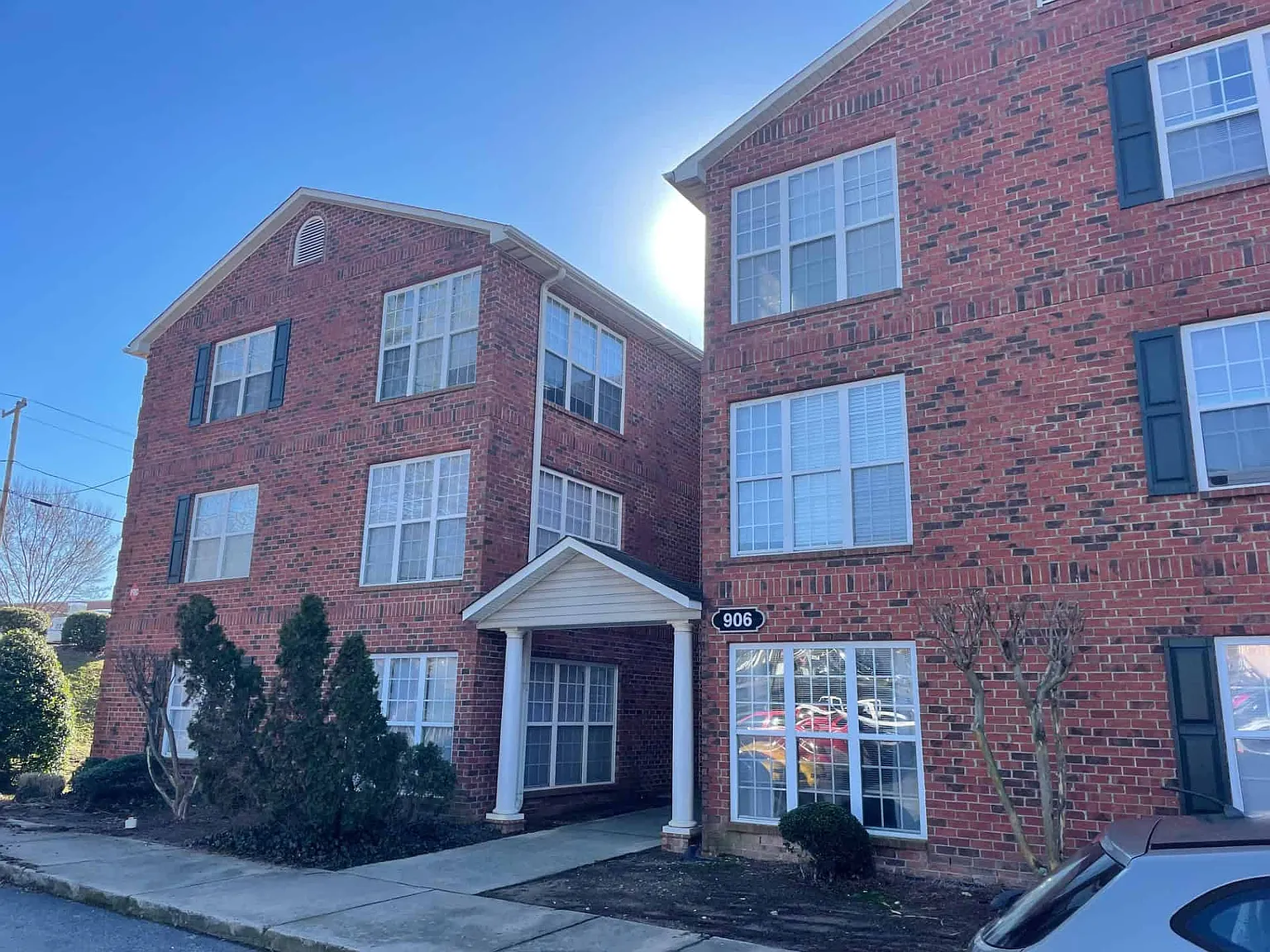 3 bed, 1080 sqft, $1,150 — Photo 2