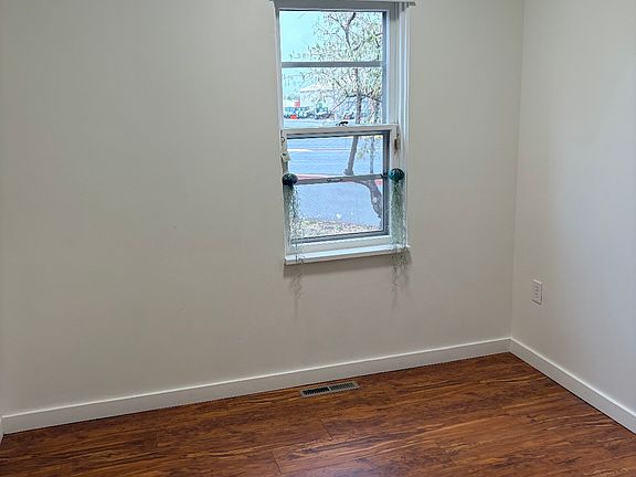 3rd image of 724 Chestnut St #2