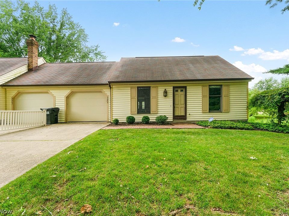 1st image of 3259 E Pinewood Dr E