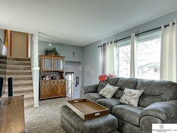 4th image of 225 W Glenmore Dr