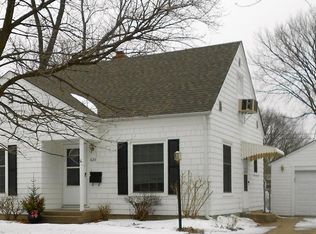 624 30th St SE, Cedar Rapids, IA 52403