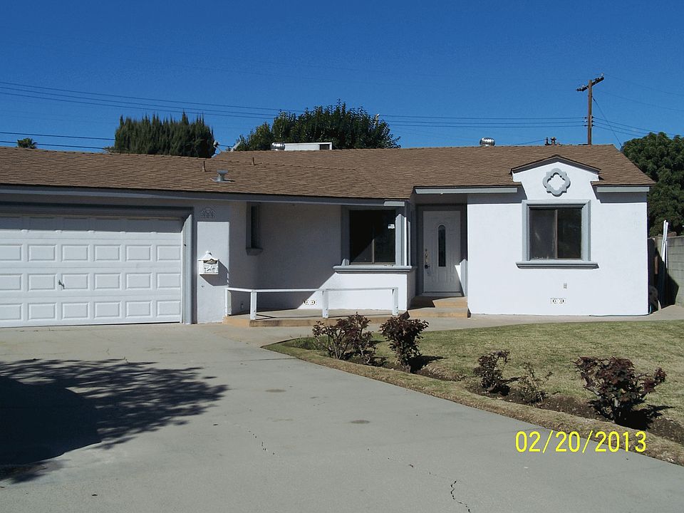 1st image of 909 E Blue Dr