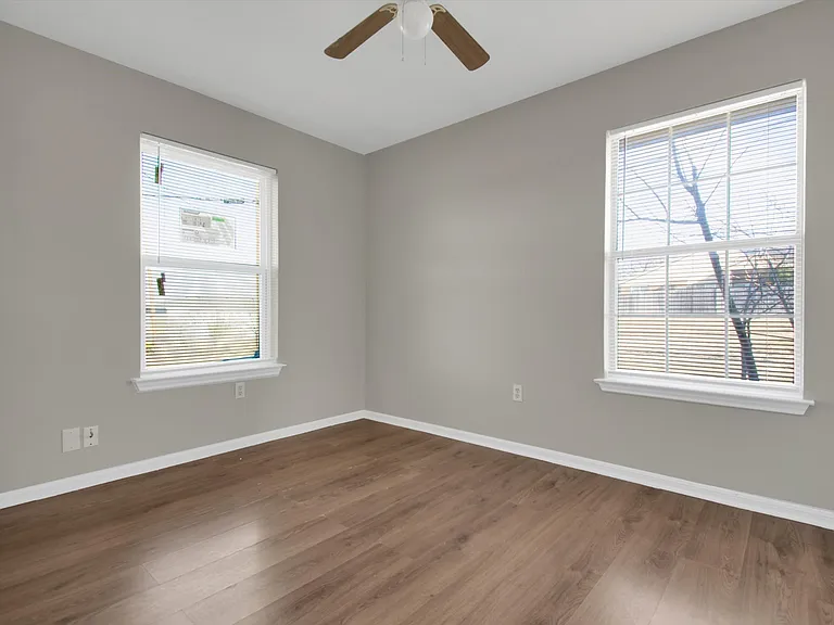 907 North Dr #B — Photo 8