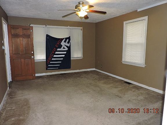 5th image of 826 Stokesland Ave