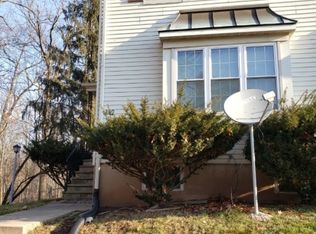 142 Coburn Ln, Somerset, NJ 08873