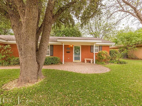 2nd image of 2217 Regent Dr