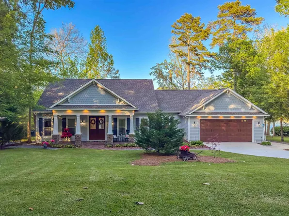 1381 Tallavana Trl, Havana, FL 32333