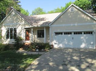 111 Century Wood Ct, Kernersville, NC 27284