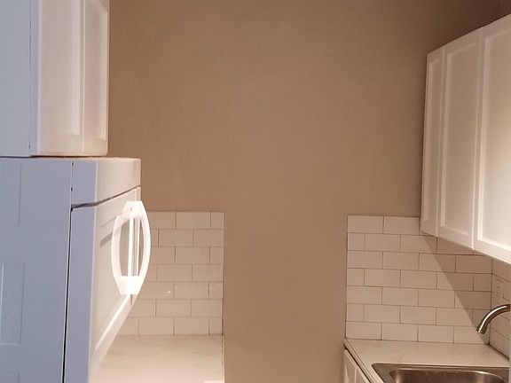 3rd image of 1005 Myers Park Ln APT 1