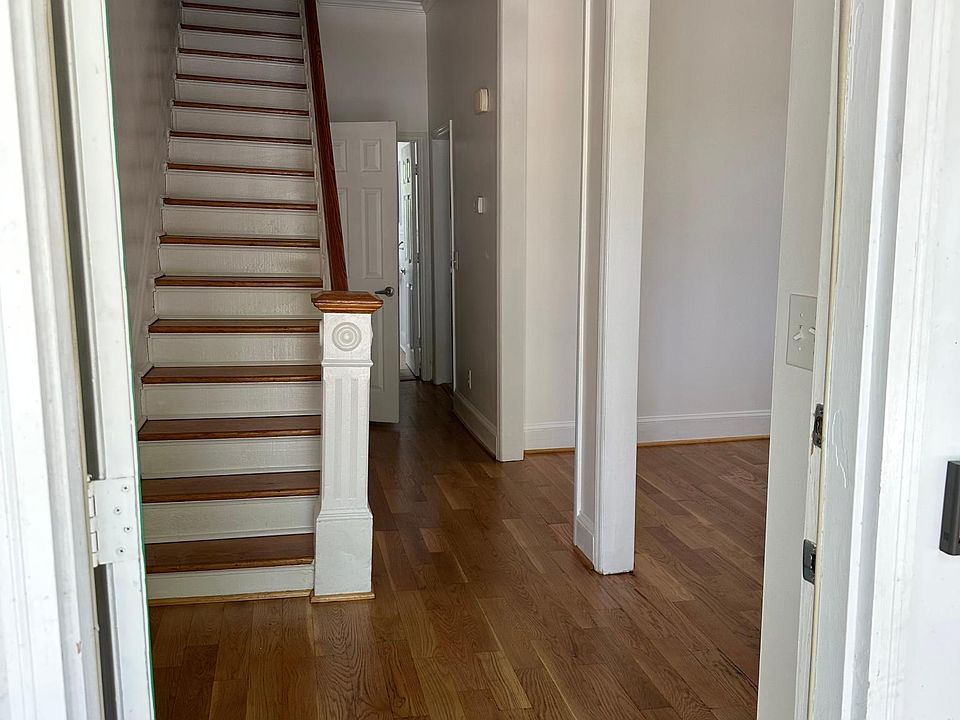 1st image of 221 N Spring St