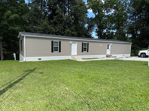 2nd image of 40 Lazy River Rd