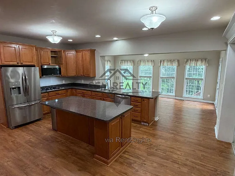 10410 Silver Creek Ct — Photo 24